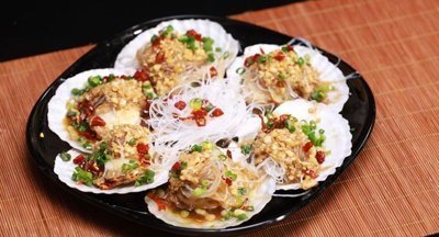Steamed Scallops with Vermicelli and Garlic