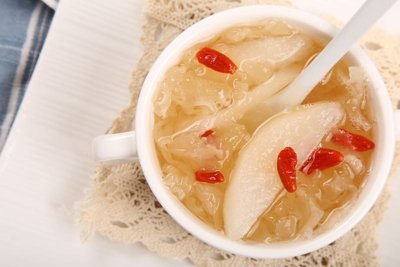 Tremella Soup with Pear and Rock Sugar